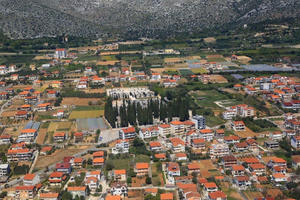 Trogir von oben - Stadtansicht vom Innenstadtbereich in Trogir in Splitsko-dalmatinska zupanija, Kroatien