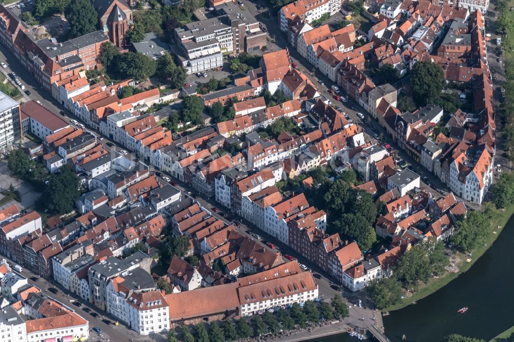 Luftaufnahme Lübeck - Stadtansicht vom Innenstadtbereich zwischen Dankwartsgrube und Hartengrube in Lübeck im Bundesland Schleswig-Holstein, Deutschland