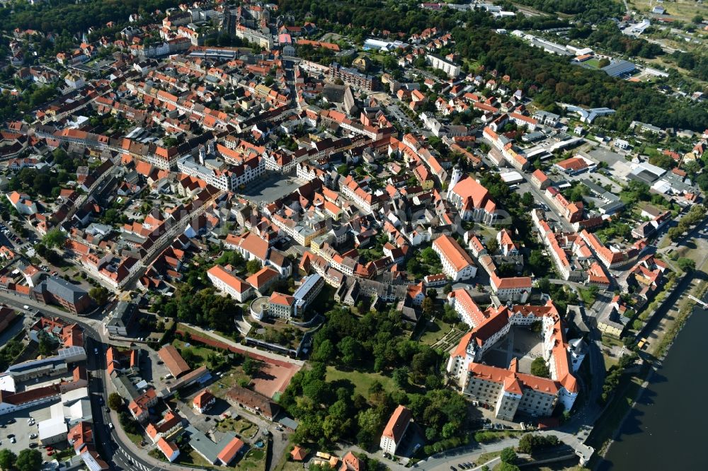 Torgau von oben - Stadtansicht des Innenstadtbereiches der Altstadt in Torgau im Bundesland Sachsen