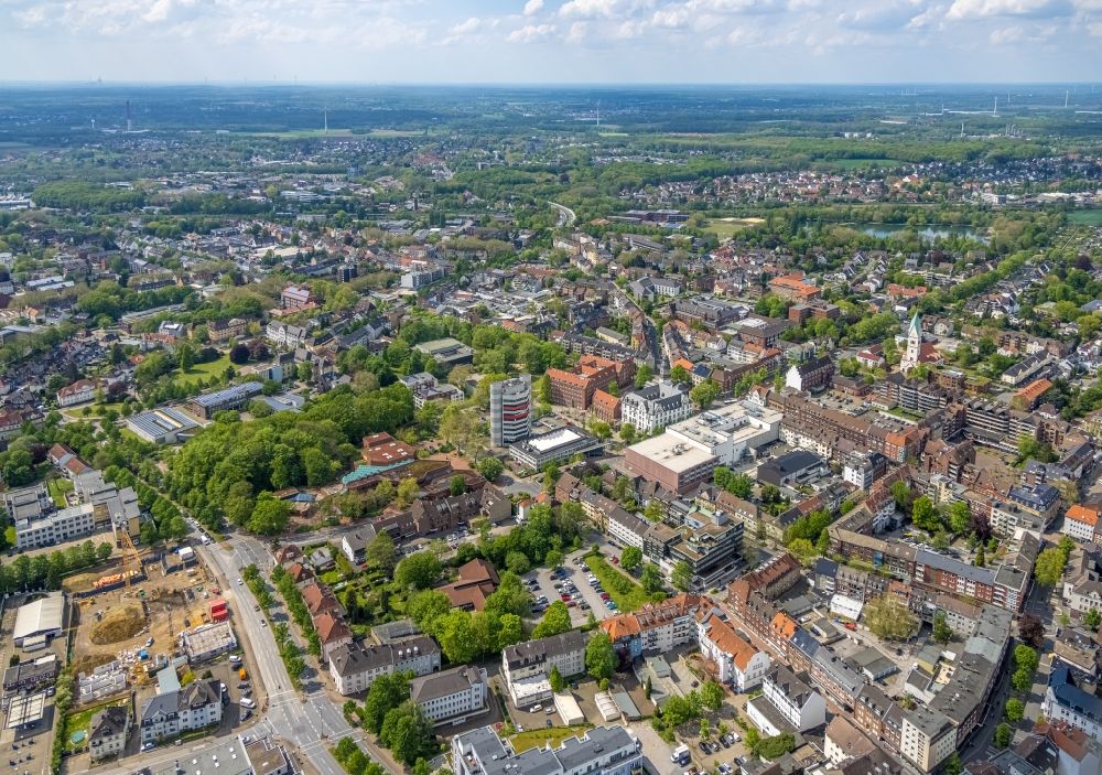 Gladbeck von oben - Stadtansicht des Innenstadtbereiches entlang der Friedrich-Ebert-Straße in Gladbeck im Bundesland Nordrhein-Westfalen, Deutschland