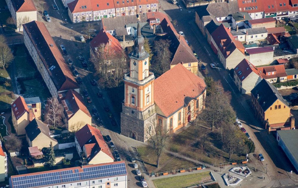 Templin aus der Vogelperspektive: Stadtansicht des Innenstadtbereiches mit Kirche in Templin im Bundesland Brandenburg
