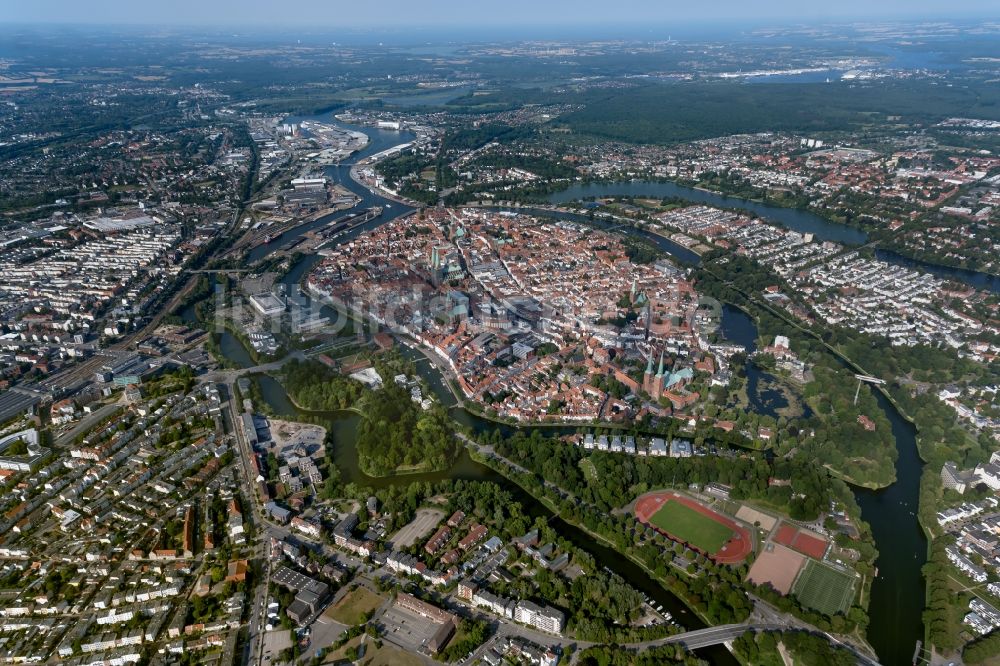 Luftbild Lübeck - Stadtansicht des Innenstadtbereiches in Lübeck im Bundesland Schleswig-Holstein, Deutschland