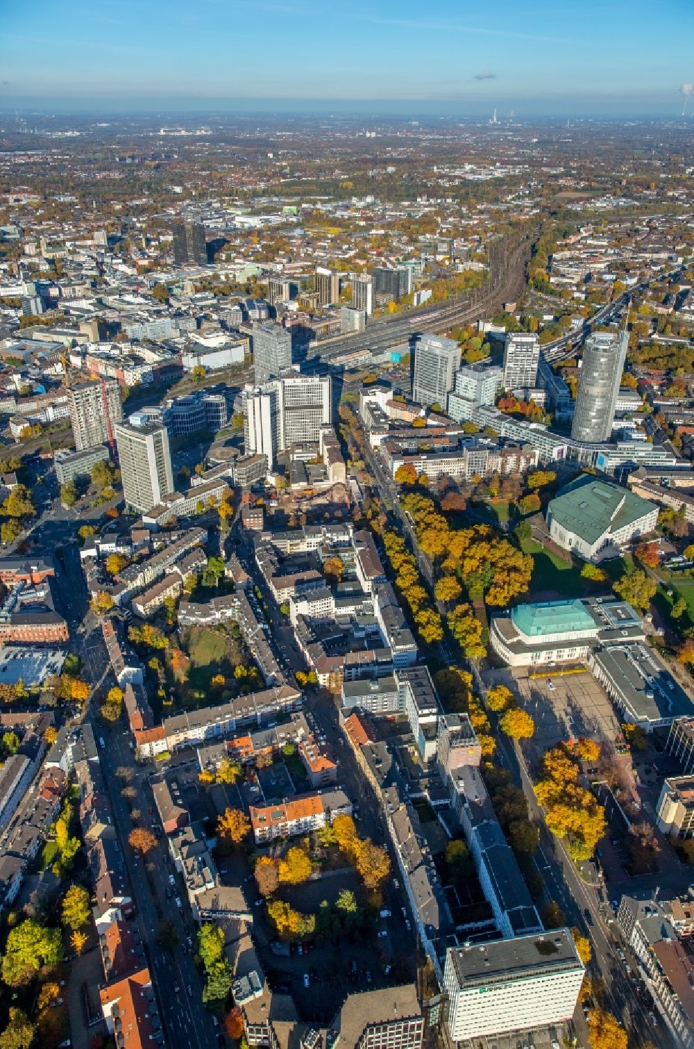 Luftaufnahme Essen - Stadtansicht des Innenstadtbereiches rund um die Huyssenallee in Essen im Bundesland Nordrhein-Westfalen