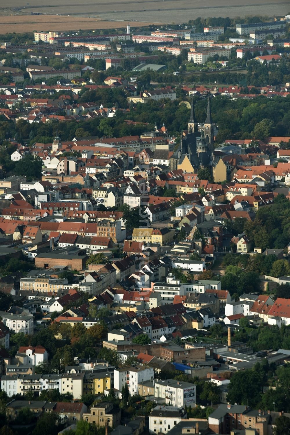Köthen (Anhalt) von oben - Stadtansicht des Innenstadtbereiches mit der St.Jakobskirche in Köthen (Anhalt) im Bundesland Sachsen-Anhalt