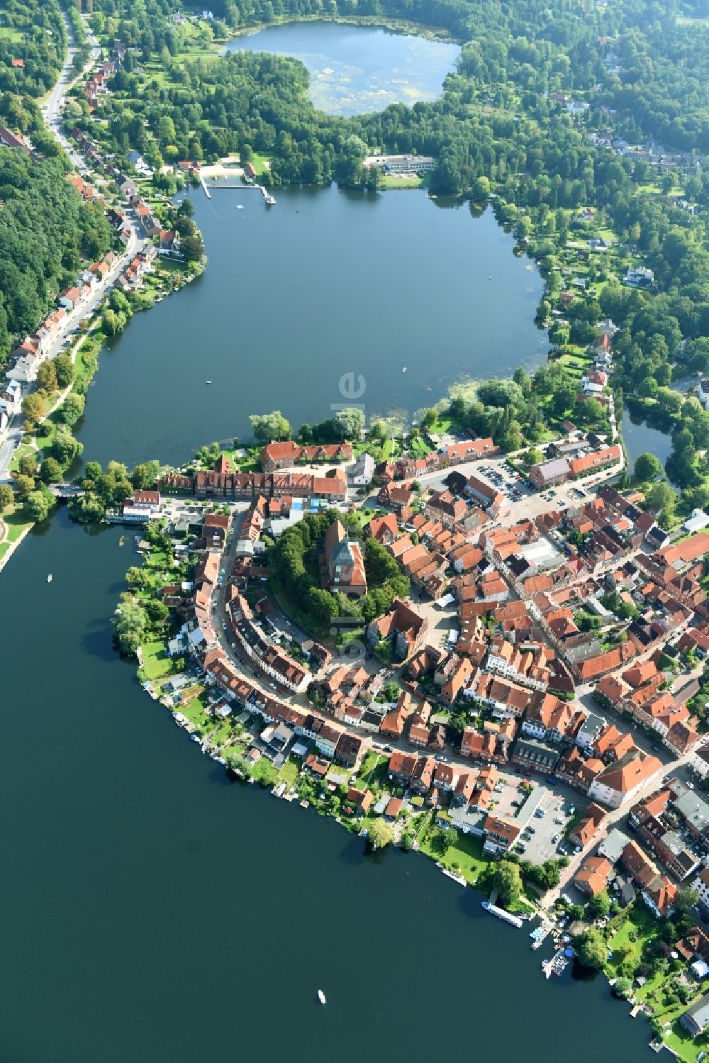 Luftbild Mölln - Stadtansicht des Innenstadtbereiches zwischen Stadtsee und Schulsee in Mölln im Bundesland Schleswig-Holstein