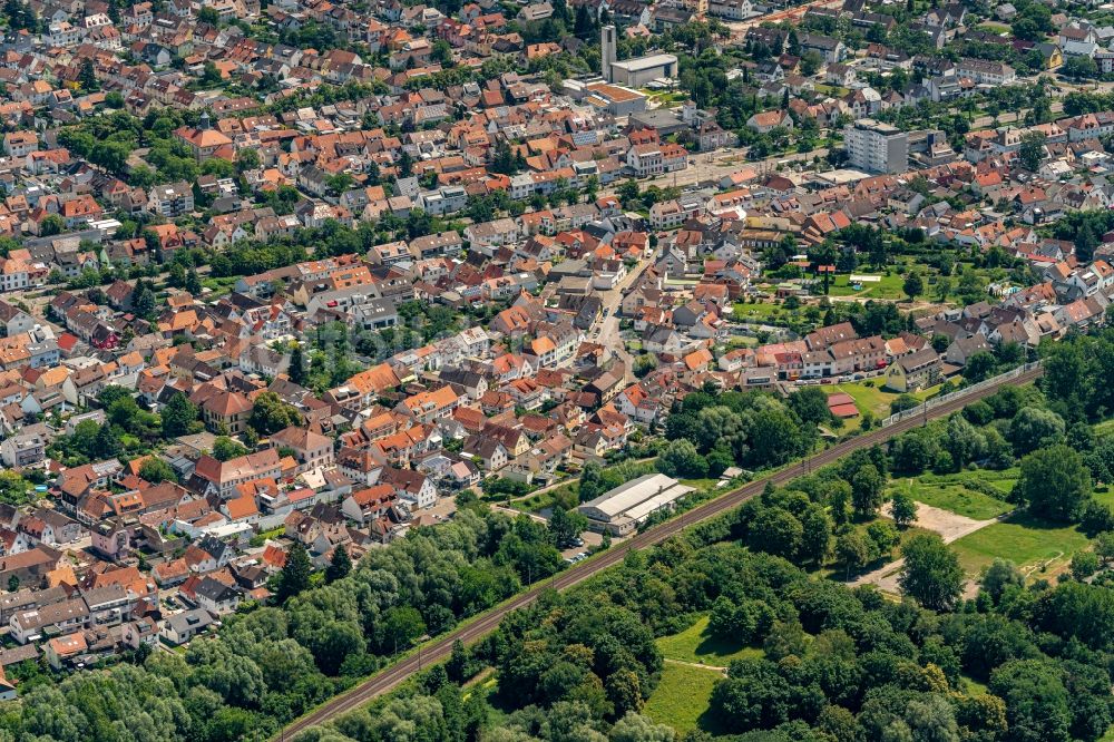 Knielingen von oben - Stadtansicht Karlsruhe im Stadtgebiet des Ortsteil Knielingen im Bundesland Baden-Württemberg, Deutschland