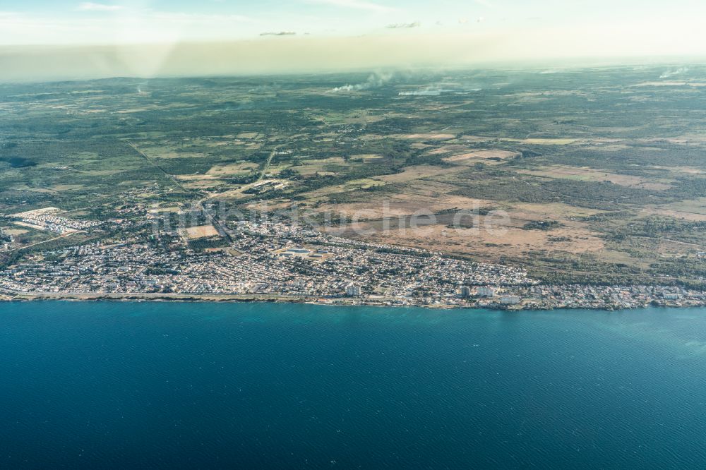 Luftaufnahme Matanzas - Stadtansicht am Küstenbereich Bahia de Matanzas in Matanzas in Kuba