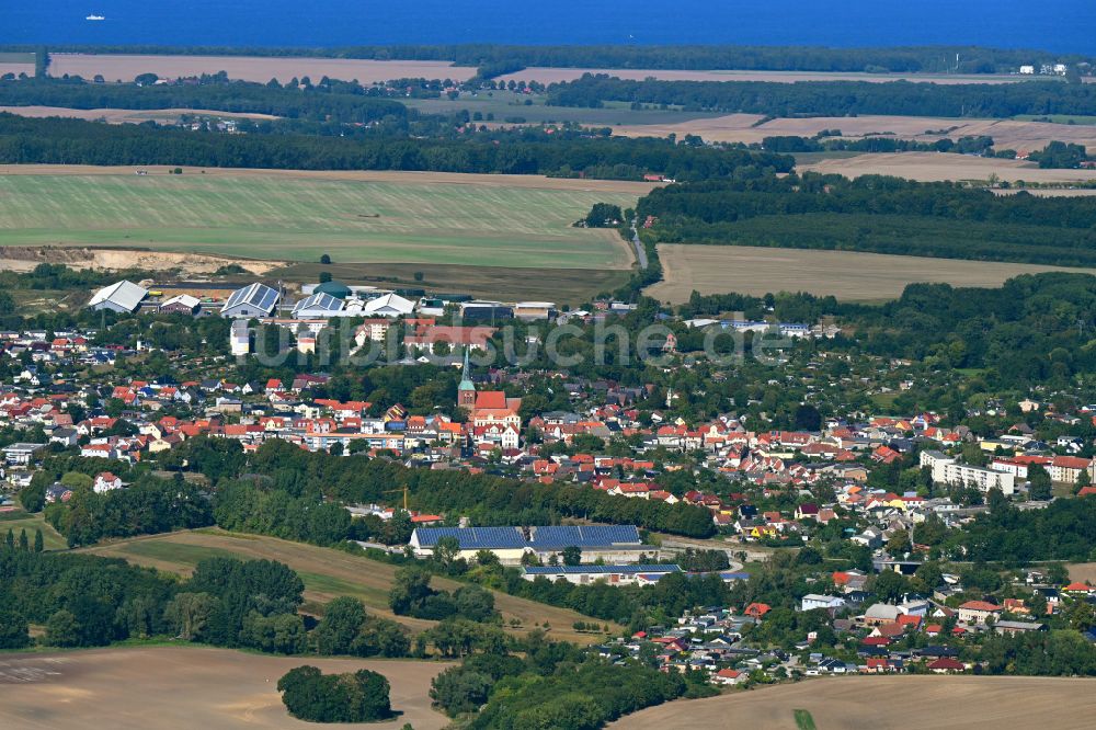 Luftbild Kröpelin - Stadtansicht am Küstenbereich der Ostsee in Kröpelin im Bundesland Mecklenburg-Vorpommern, Deutschland