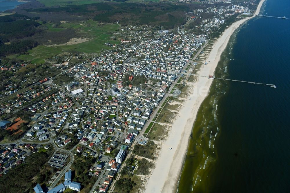 Luftbild Seebad Ahlbeck - Stadtansicht am Küstenbereich der Ostsee in Seebad Ahlbeck im Bundesland Mecklenburg-Vorpommern, Deutschland