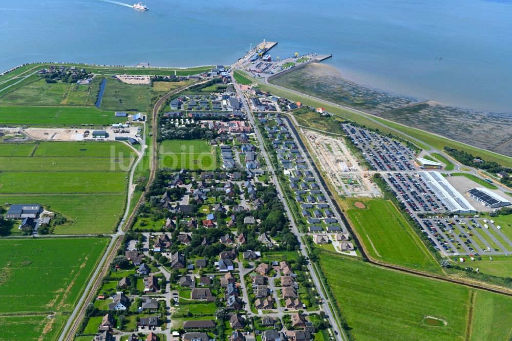 Dagebüll von oben - Stadtansicht am Küstenbereich der Nordsee in Dagebüll im Bundesland Schleswig-Holstein, Deutschland