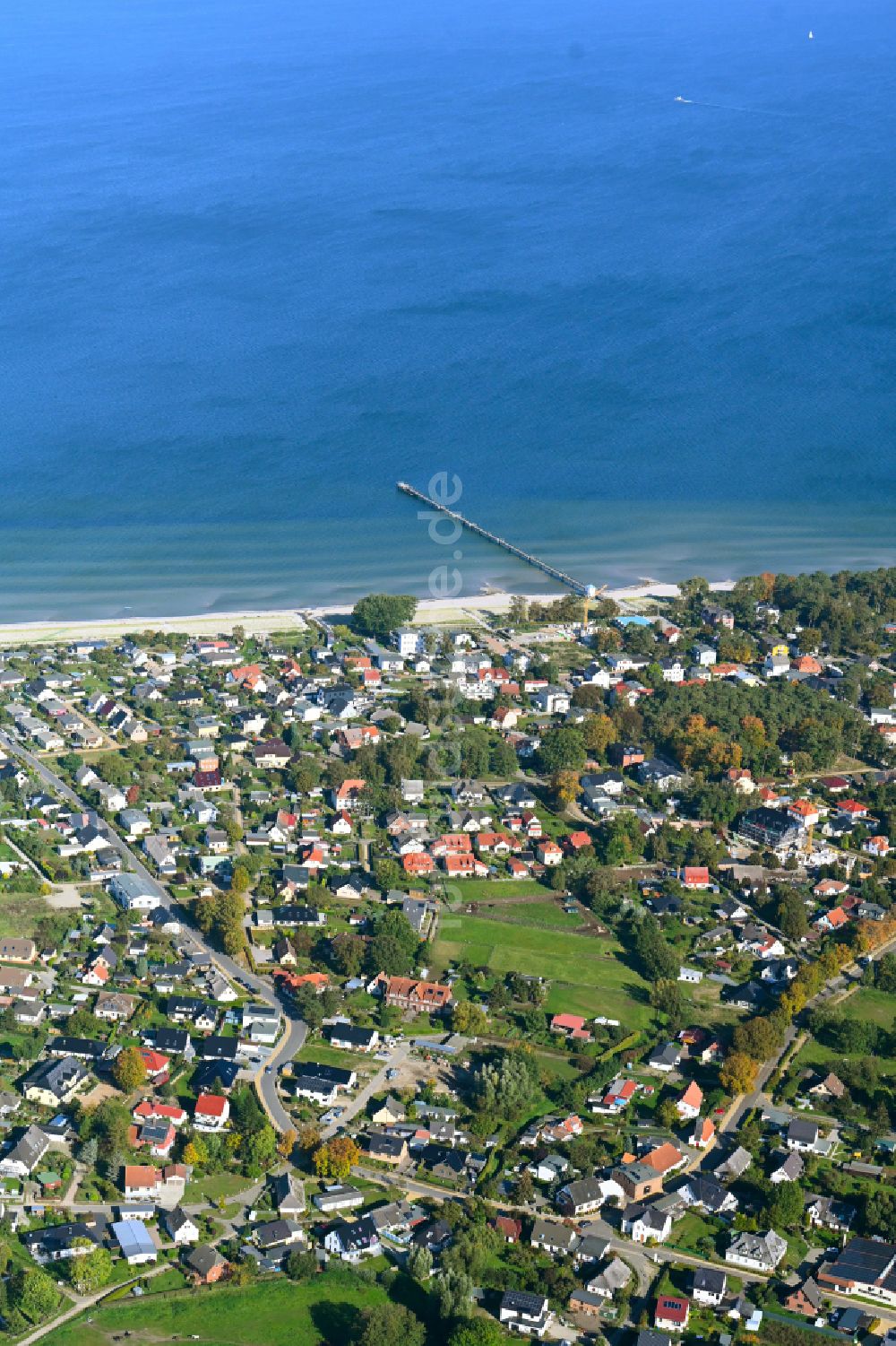 Luftbild Lubmin - Stadtansicht am Küstenbereich der Ostsee in Lubmin im Bundesland Mecklenburg-Vorpommern, Deutschland