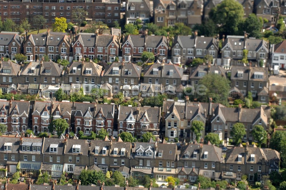 Luftaufnahme London - Stadtansicht vom Londoner Reihenhaus- Wohngebiet am Wimbledon Park