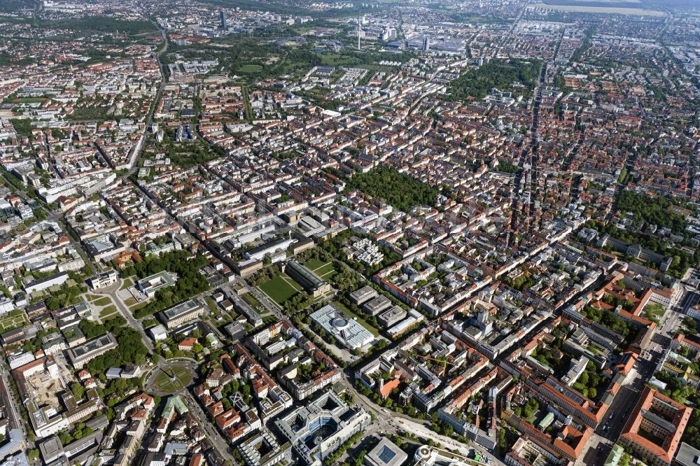 Luftaufnahme München - Stadtansicht der Maxvorstadt Richtung Schwabing-West im Stadtgebiet in München im Bundesland Bayern, Deutschland