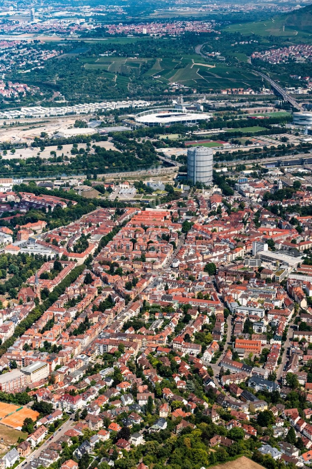 Stuttgart von oben - Stadtansicht Ostheim und Wasen im Stadtgebiet in Stuttgart im Bundesland Baden-Württemberg, Deutschland