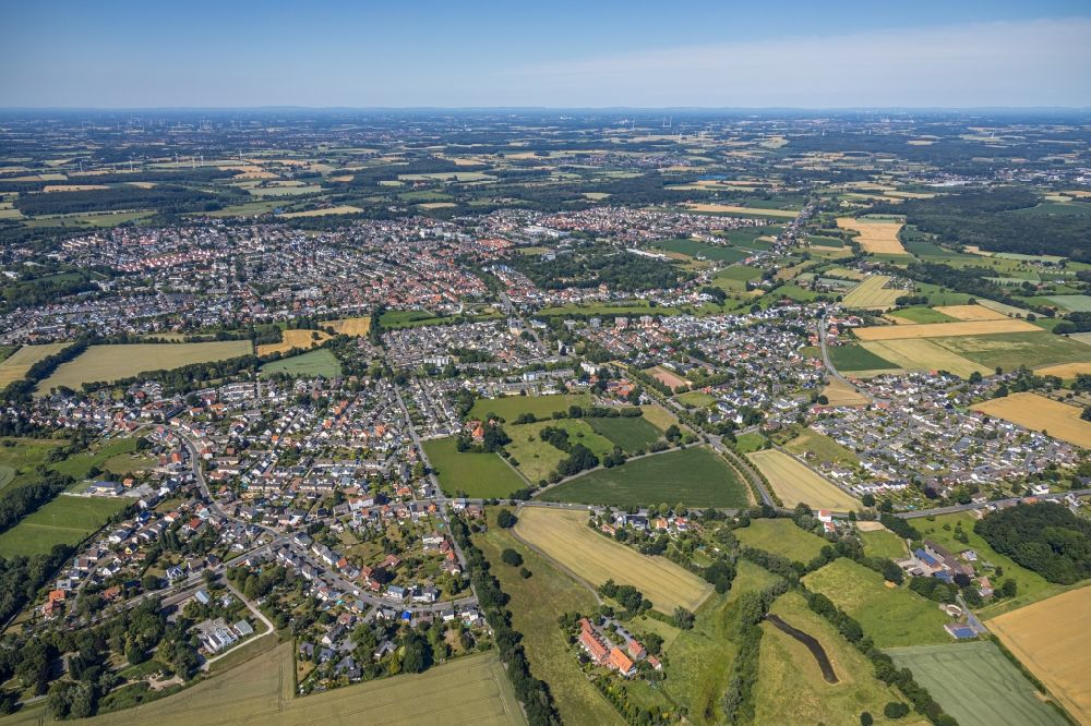 Luftbild Hamm - Stadtansicht am Rande von landwirtschaftlichen Feldern im Stadtgebiet im Ortsteil Braam-Ostwennemar in Hamm im Bundesland Nordrhein-Westfalen, Deutschland