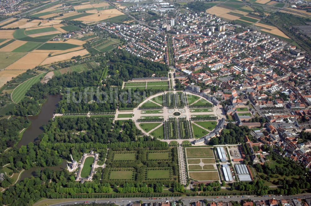 Luftaufnahme Schwetzingen - Stadtansicht Schwetzingen mit Schloss