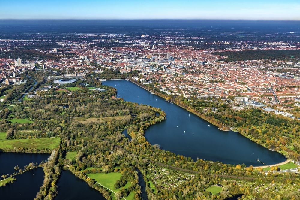 Hannover aus der Vogelperspektive: Stadtansicht Südstadt im Stadtgebiet in Hannover im Bundesland Niedersachsen, Deutschland