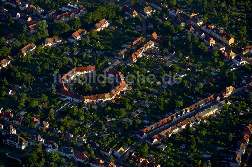 Luftaufnahme Dessau - Stadtansicht der Siedlung am Achteck in Dessau-Roßlau im Bundesland Sachsen-Anhalt, Deutschland