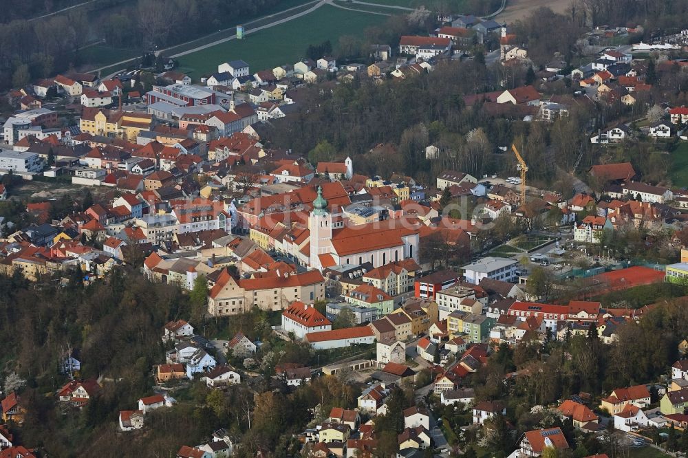 Luftaufnahme Landau an der Isar - Stadtansicht im Stadtgebiet in Landau an der Isar im Bundesland Bayern, Deutschland