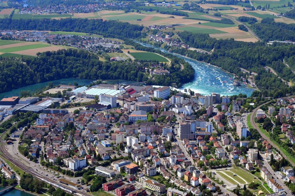 Luftbild Neuhausen am Rheinfall - Stadtansicht im Stadtgebiet von Neuhausen am Rheinfall im Kanton Schaffhausen, Schweiz
