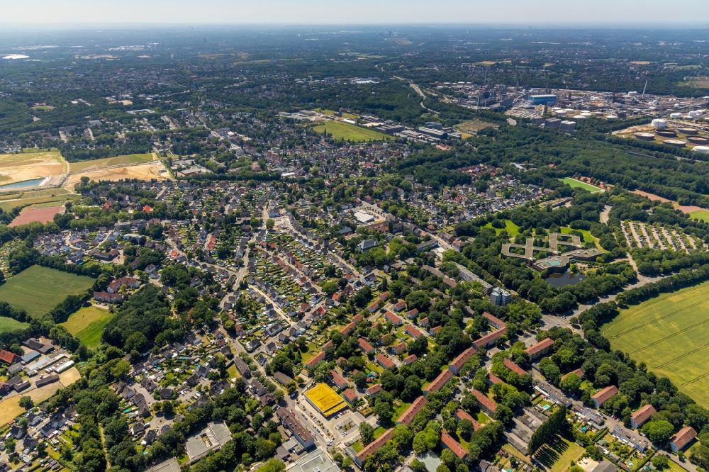 Luftbild Gelsenkirchen - Stadtansicht im Stadtgebiet im Ortsteil Hassel in Gelsenkirchen im Bundesland Nordrhein-Westfalen, Deutschland