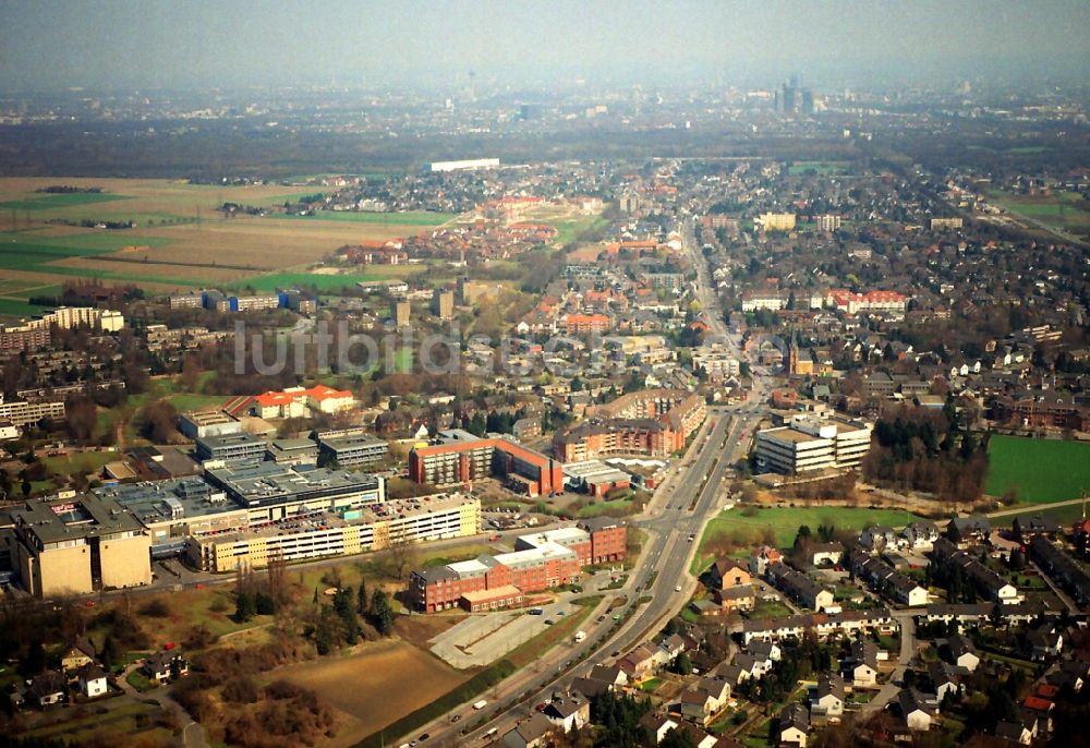 Hürth von oben - Stadtansicht im Stadtgebiet im Ortsteil Hermülheim in Hürth im Bundesland Nordrhein-Westfalen, Deutschland
