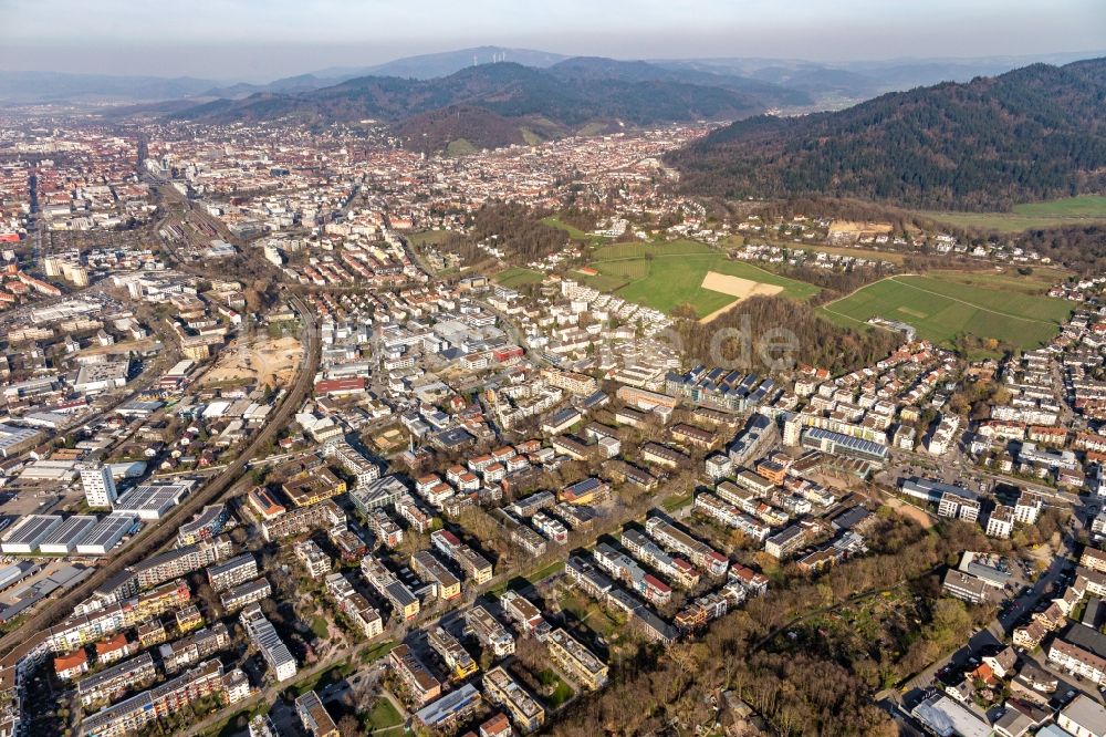 Luftbild Freiburg im Breisgau - Stadtansicht im Stadtgebiet im Ortsteil Vauban in Freiburg im Breisgau im Bundesland Baden-Württemberg, Deutschland