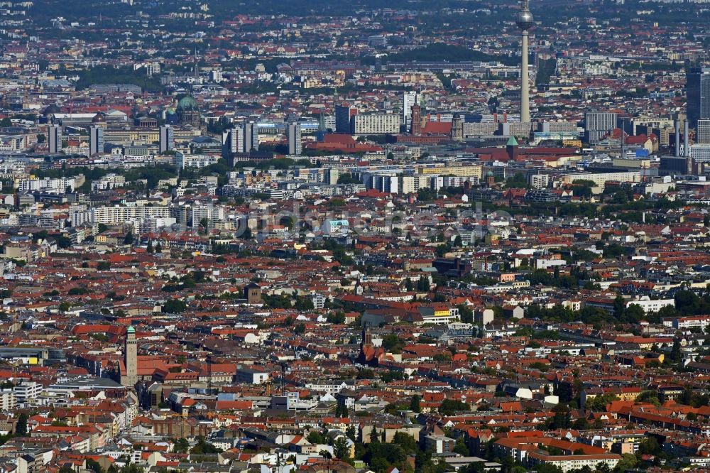 Luftbild Berlin - Stadtansicht im Stadtgebiet des Stadtbezirkes Neukölln in Berlin, Deutschland