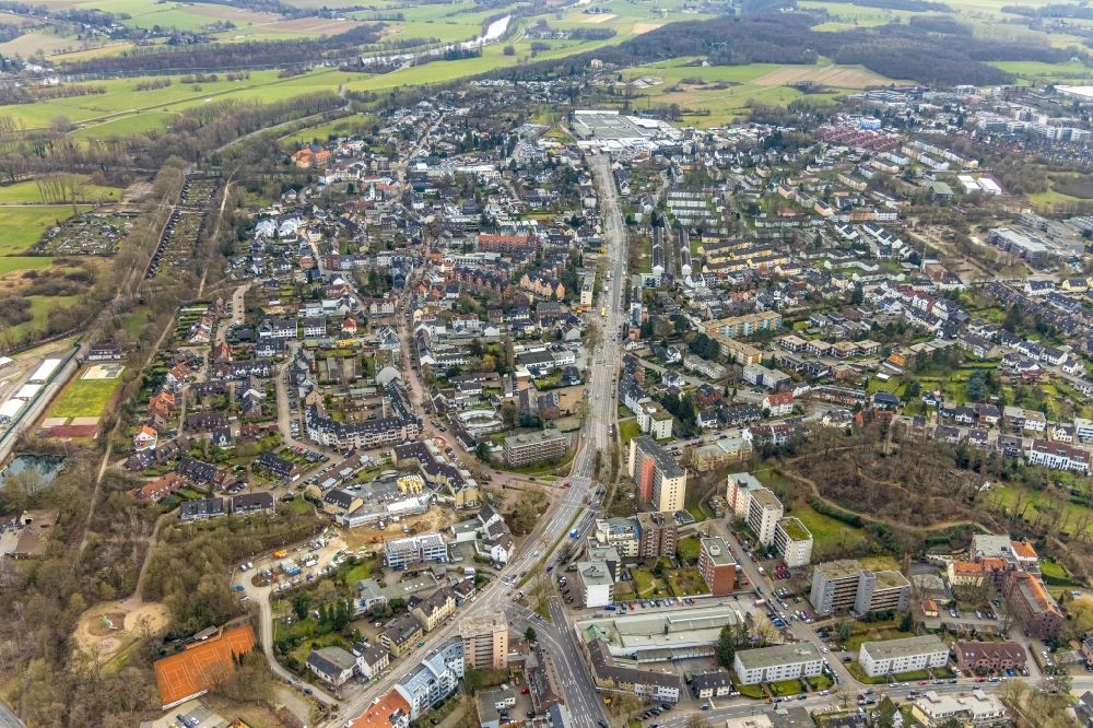 Luftbild Mülheim an der Ruhr - Stadtansicht des Stadtteil entlang der Straßburger Allee im Ortsteil Saarn in Mülheim an der Ruhr im Bundesland Nordrhein-Westfalen, Deutschland