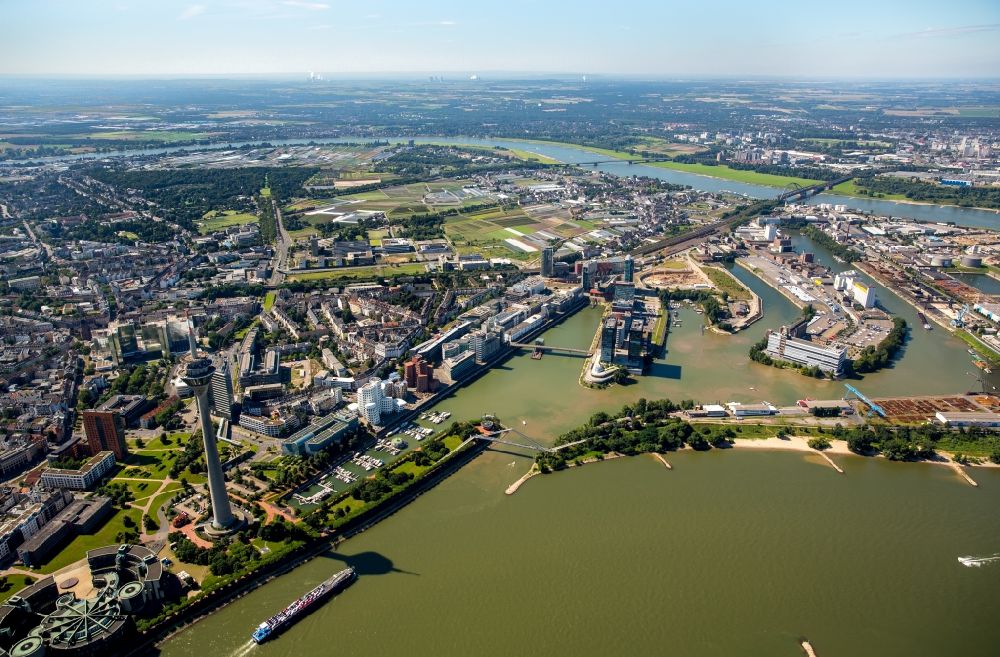 Düsseldorf von oben - Stadtansicht vom Stadtzentrum von Düsseldorf im Bundesland Nordrhein-Westfalen