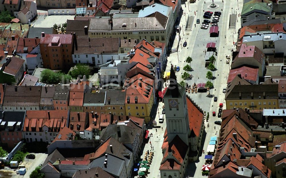Luftaufnahme Deggendorf - Stadtansicht vom Stadtzentrum der Innenstadt in Deggendorf im Bundesland Bayern