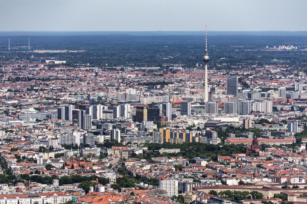 Berlin von oben - Stadtansicht Tempelhof, Kreuzberg und Stadtmitte im Stadtgebiet in Berlin, Deutschland