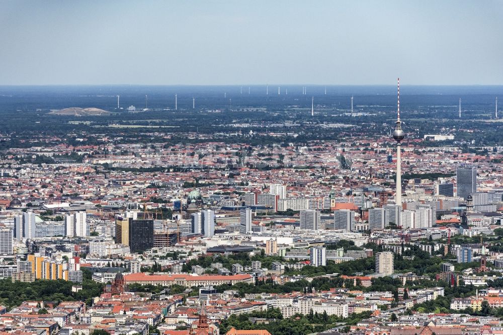 Luftaufnahme Berlin - Stadtansicht Tempelhof, Kreuzberg und Stadtmitte im Stadtgebiet in Berlin, Deutschland