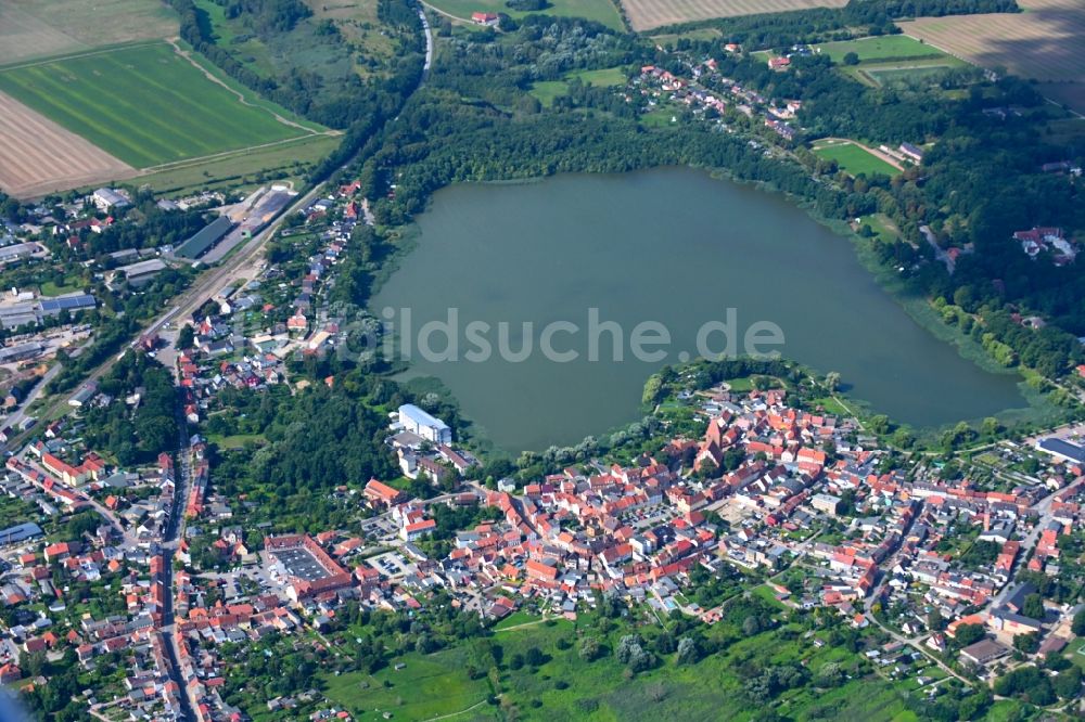 Luftaufnahme Crivitz - Stadtansicht am Ufer des Crivitzer See in Crivitz im Bundesland Mecklenburg-Vorpommern, Deutschland