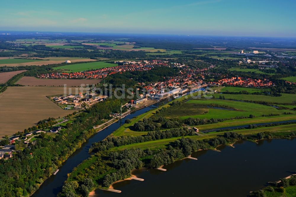 Boizenburg/Elbe von oben - Stadtansicht am Ufer des Flußverlaufes der Elbe in Boizenburg/Elbe im Bundesland Mecklenburg-Vorpommern, Deutschland