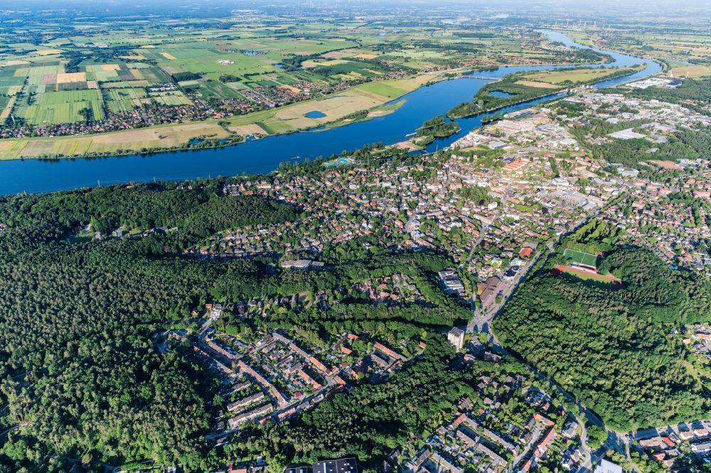 Geesthacht von oben - Stadtansicht am Ufer des Flußverlaufes Elbe in Geesthacht im Bundesland Schleswig-Holstein, Deutschland