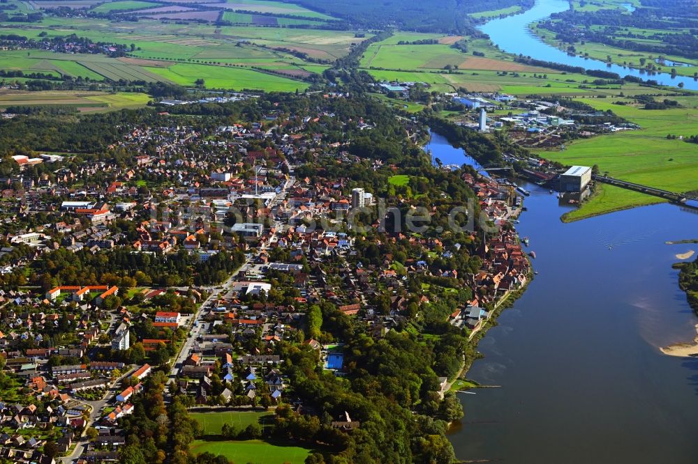 Lauenburg/Elbe von oben - Stadtansicht am Ufer des Flußverlaufes der Elbe in Lauenburg/Elbe im Bundesland Schleswig-Holstein, Deutschland