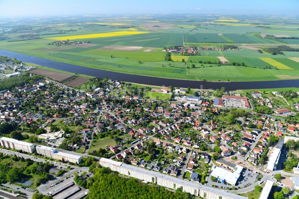 Luftbild Nünchritz - Stadtansicht am Ufer des Flußverlaufes der Elbe in Nünchritz im Bundesland Sachsen, Deutschland