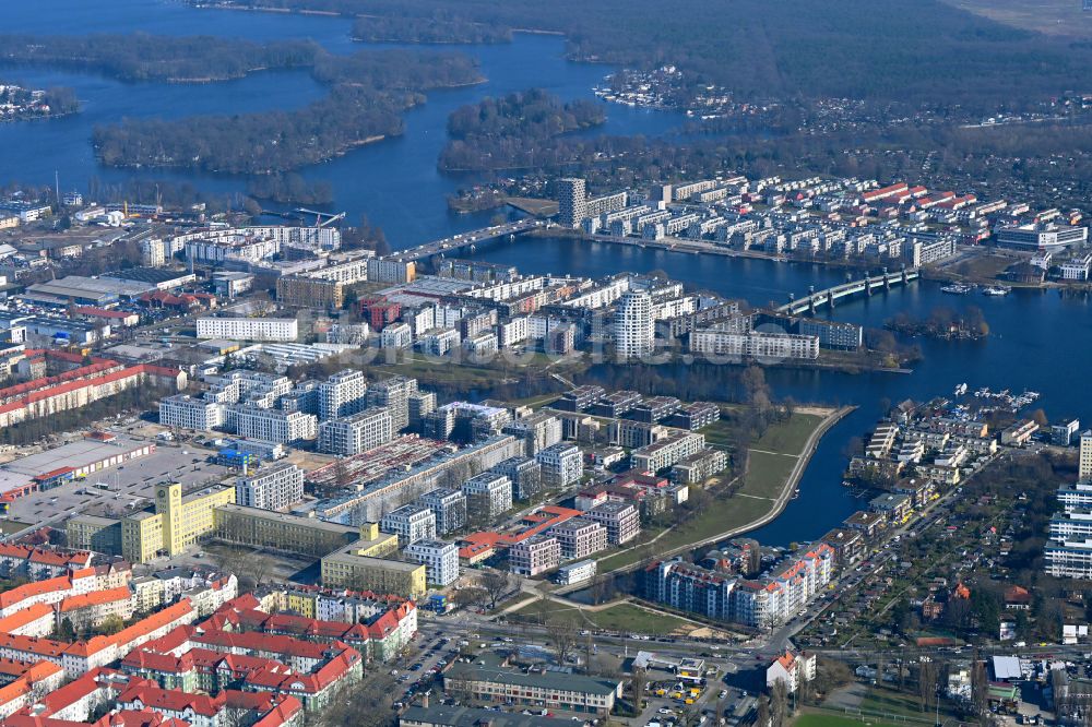 Luftbild Berlin - Stadtansicht am Ufer des Flußverlaufes der Havel in Berlin, Deutschland