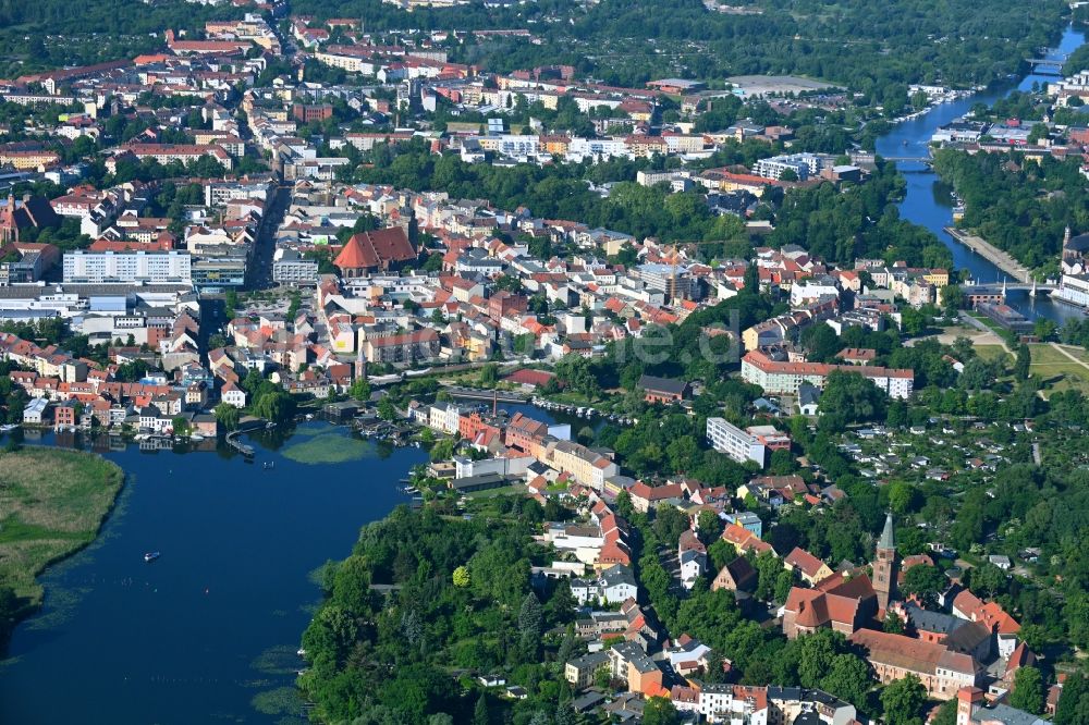 Luftbild Brandenburg an der Havel - Stadtansicht am Ufer des Flußverlaufes der Havel - Nähtewinde am Mühlendamm in Brandenburg an der Havel im Bundesland Brandenburg, Deutschland