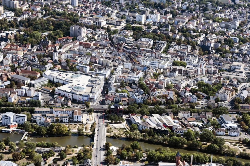 Luftbild Gießen - Stadtansicht am Ufer des Flußverlaufes der Lahn in Gießen im Bundesland Hessen, Deutschland