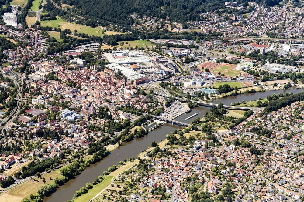 Lohr am Main von oben - Stadtansicht am Ufer des Flußverlaufes des Main in Lohr am Main im Bundesland Bayern, Deutschland