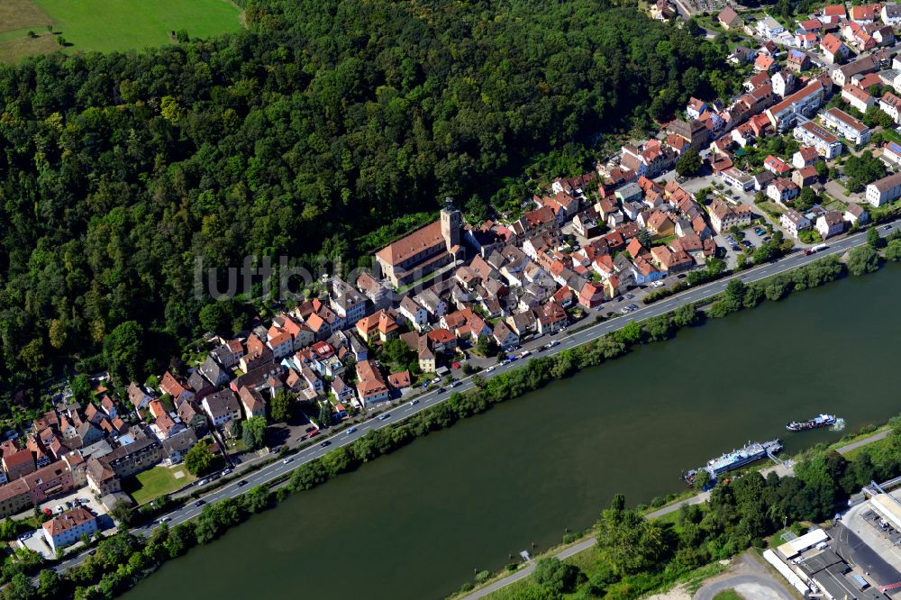 Oberzell aus der Vogelperspektive: Stadtansicht am Ufer des Flußverlaufes des Main in Oberzell im Bundesland Bayern, Deutschland
