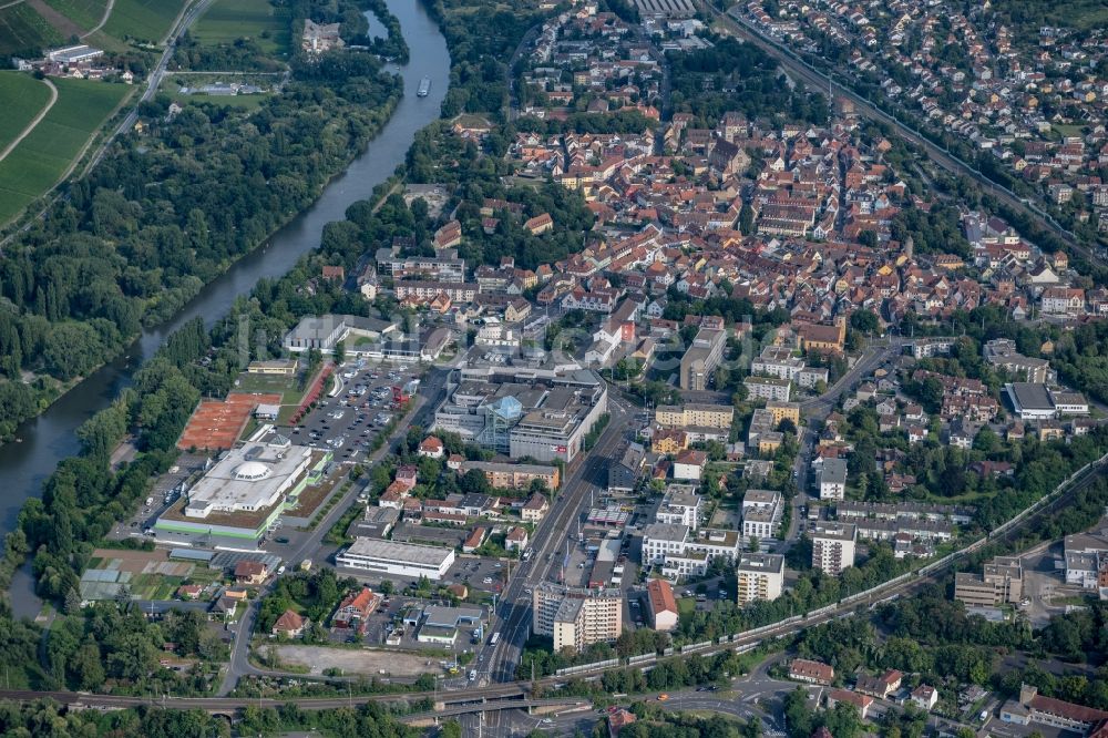 Würzburg von oben - Stadtansicht am Ufer des Flussverlaufes des Main in Würzburg im Bundesland Bayern, Deutschland