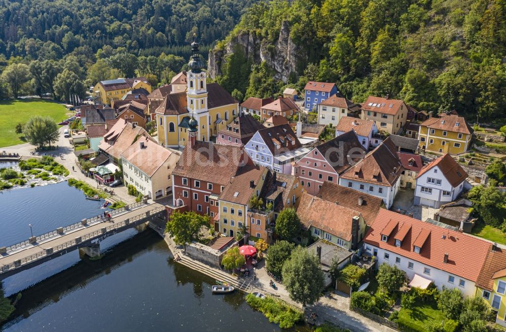 Luftbild Kallmünz - Stadtansicht am Ufer des Flußverlaufes der Naab in Kallmünz im Bundesland Bayern, Deutschland
