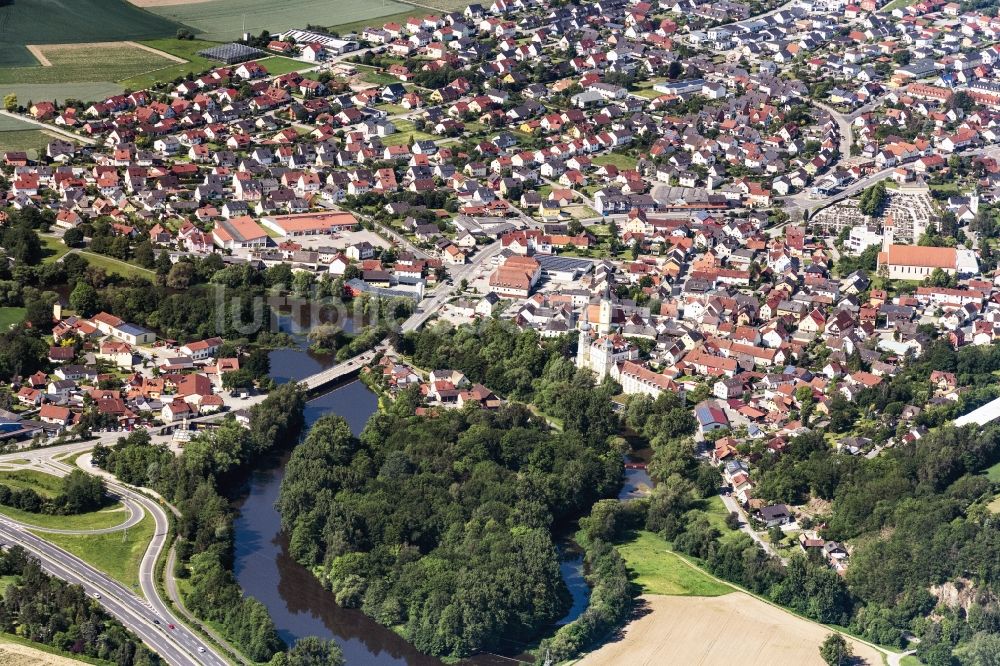 Luftbild Schwarzenfeld - Stadtansicht am Ufer des Flußverlaufes der Naab in Schwarzenfeld im Bundesland Bayern, Deutschland