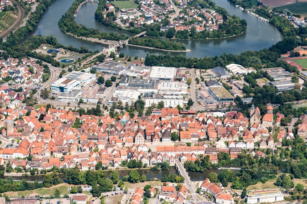 Besigheim von oben - Stadtansicht am Ufer des Flußverlaufes des Neckar in Besigheim im Bundesland Baden-Württemberg, Deutschland