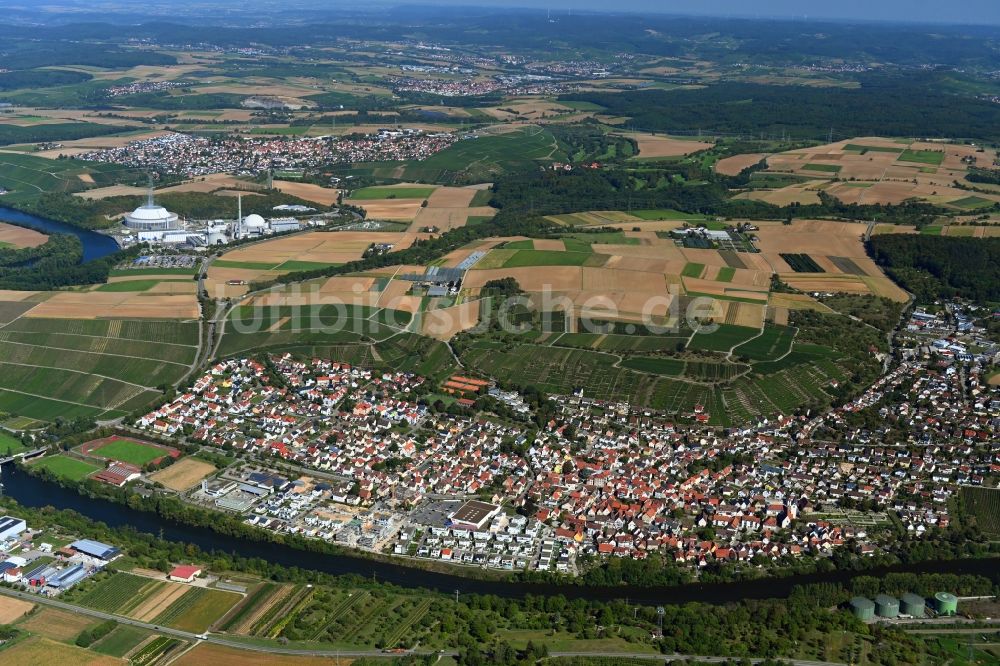 Gemmrigheim von oben - Stadtansicht am Ufer des Flußverlaufes des Neckar in Gemmrigheim im Bundesland Baden-Württemberg, Deutschland