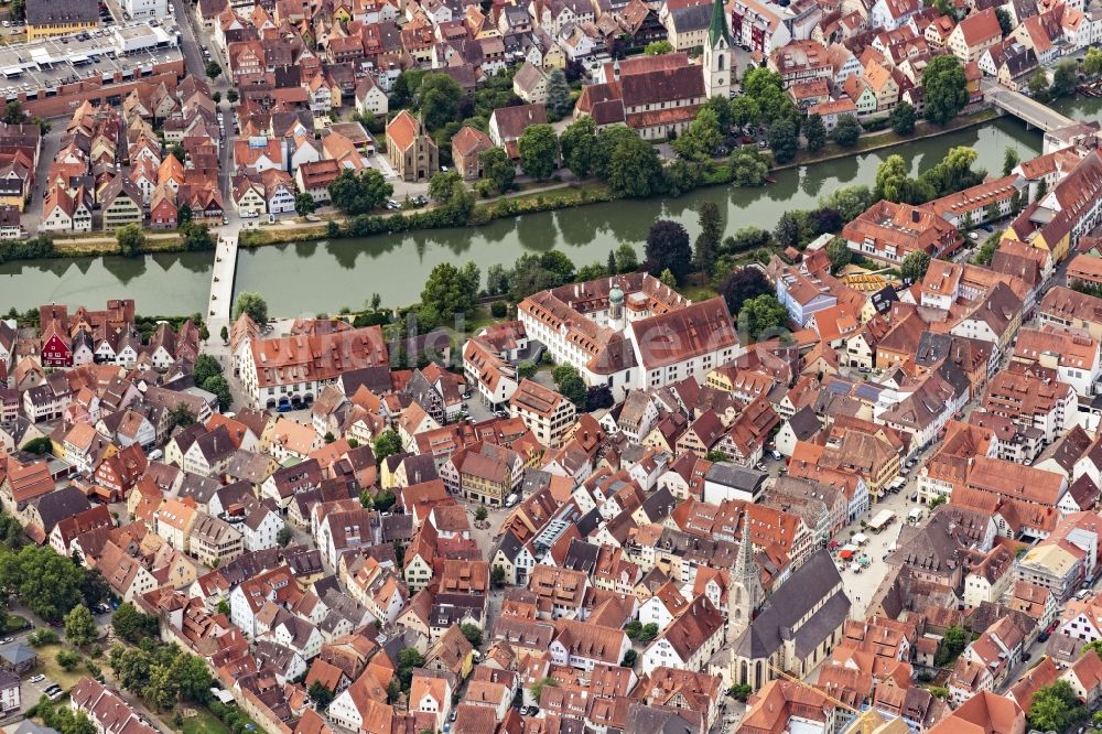 Luftbild Rottenburg am Neckar - Stadtansicht am Ufer des Flußverlaufes des Neckar in Rottenburg am Neckar im Bundesland Baden-Württemberg, Deutschland