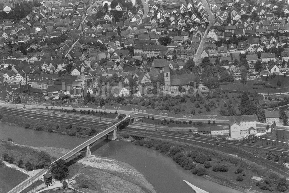 Luftbild Plochingen - Stadtansicht am Ufer des Flußverlaufes des Neckars in Plochingen im Bundesland Baden-Württemberg, Deutschland
